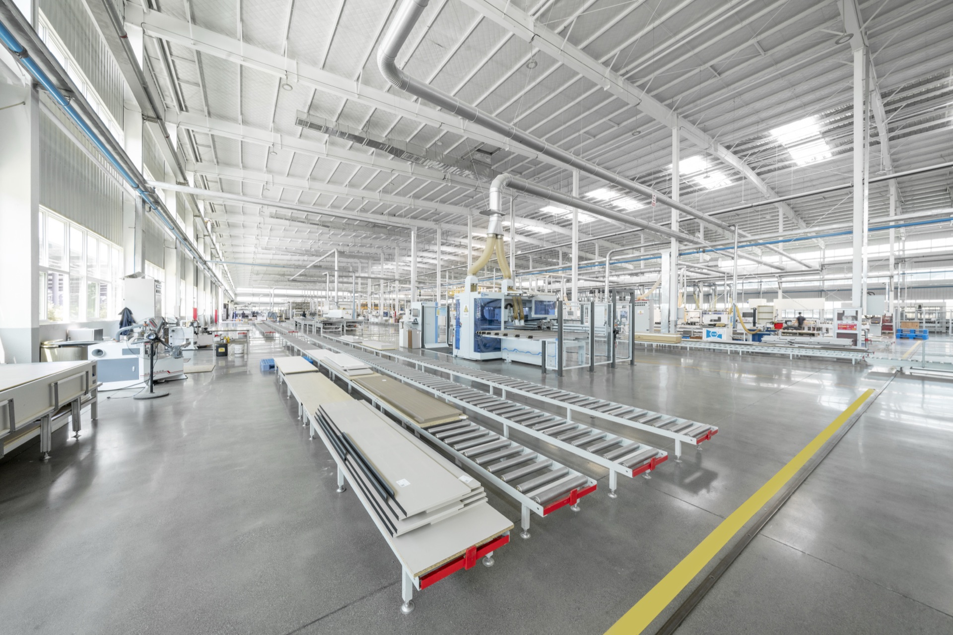 Connected furniture panel processing workshop