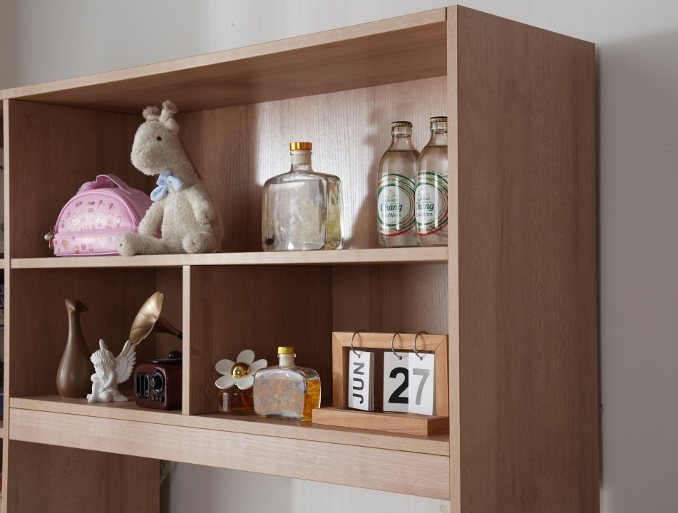 Upper shelving section integrated with the desk work surface