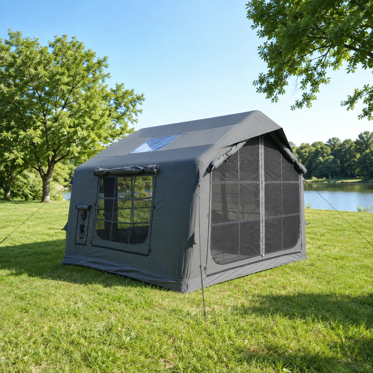 8-m²-AB-Luftzelt mit Doppeltür und zwei kleinen Dachfenstern IT027 - Outdoor-Camping-Szene 1